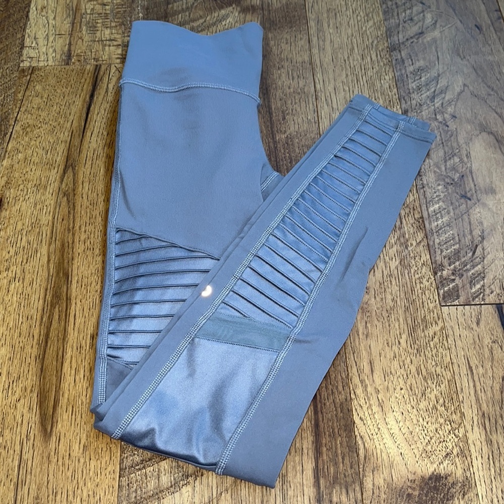 Alo Woman’s Leggings Size XS